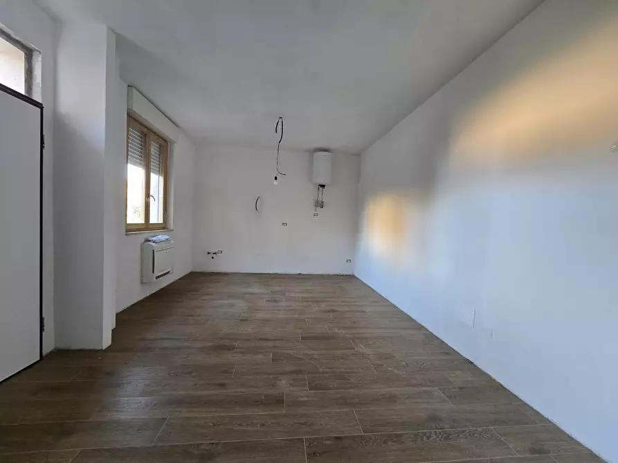 Immagine 1 di Appartamento in vendita  a Siena