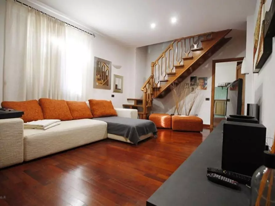 Immagine 18 di Villa in vendita  a Empoli