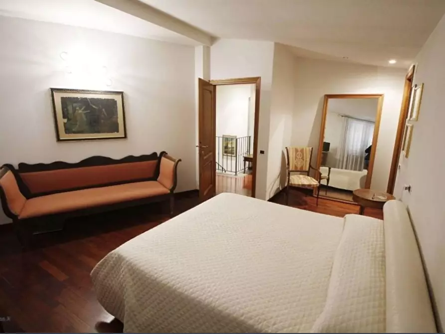 Immagine 26 di Villa in vendita  a Empoli