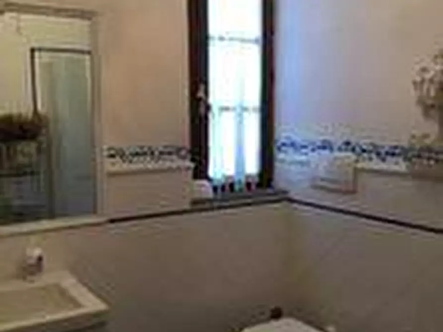 Immagine 39 di Villa in vendita  a Empoli