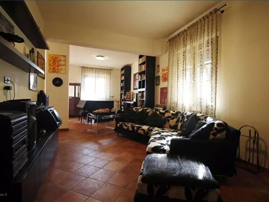 Immagine 6 di Villa in vendita  a Empoli