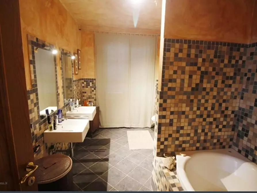 Immagine 27 di Villa in vendita  a Empoli