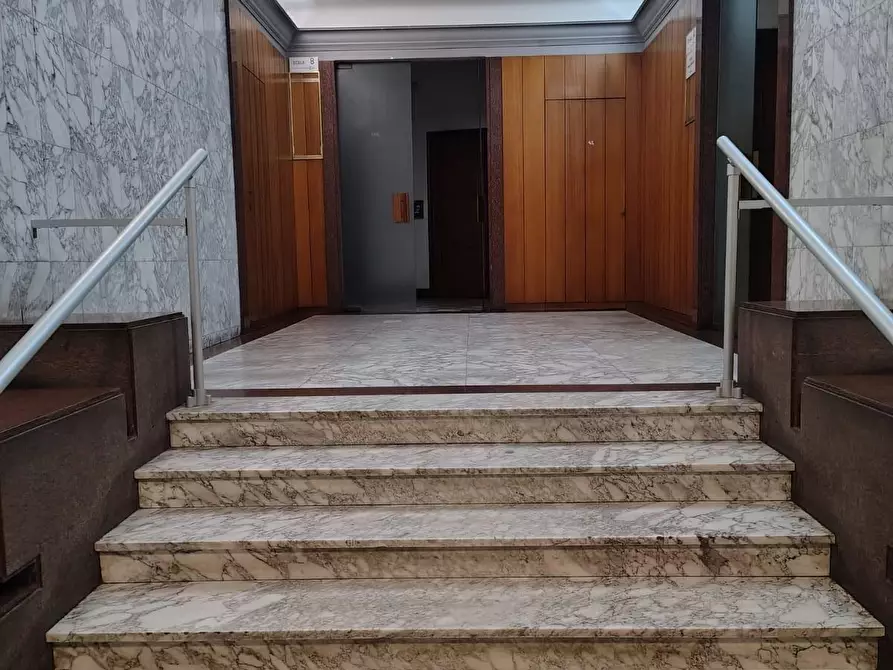 Immagine 2 di Appartamento in vendita  a Carrara