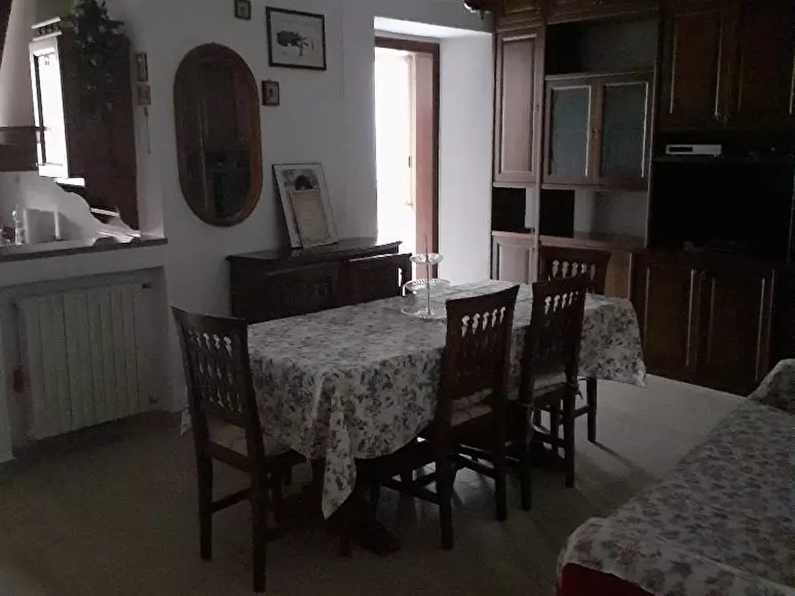 Immagine 9 di Porzione di casa in vendita  a Massa