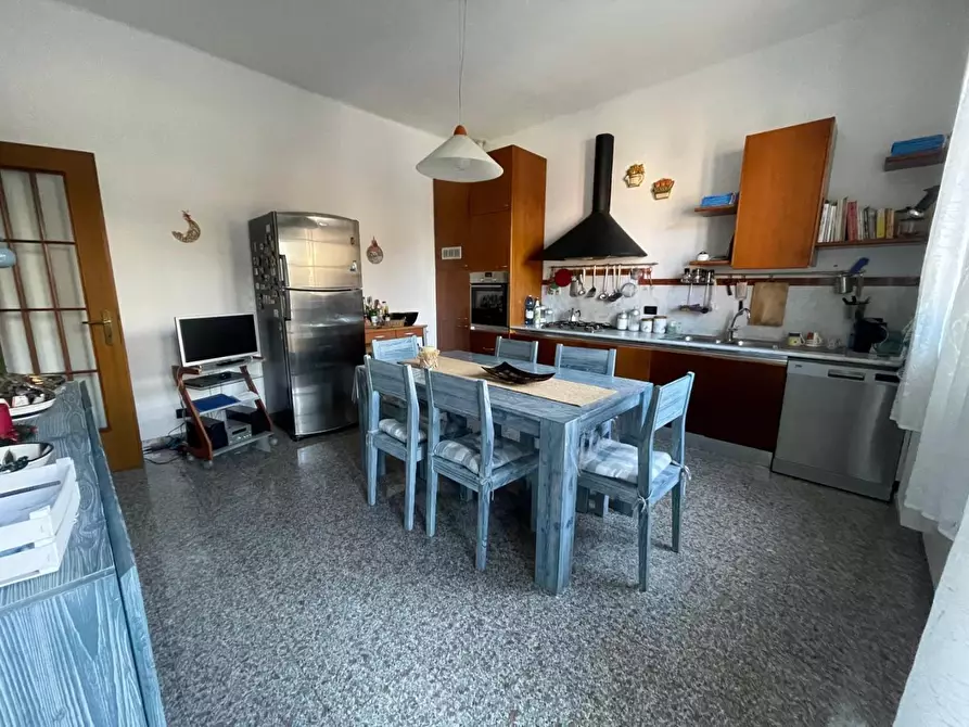 Immagine 14 di Casa bifamiliare in vendita  a Carrara