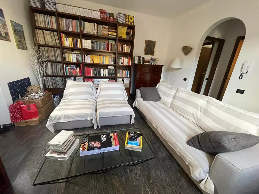 Immagine 10 di Casa bifamiliare in vendita  a Carrara