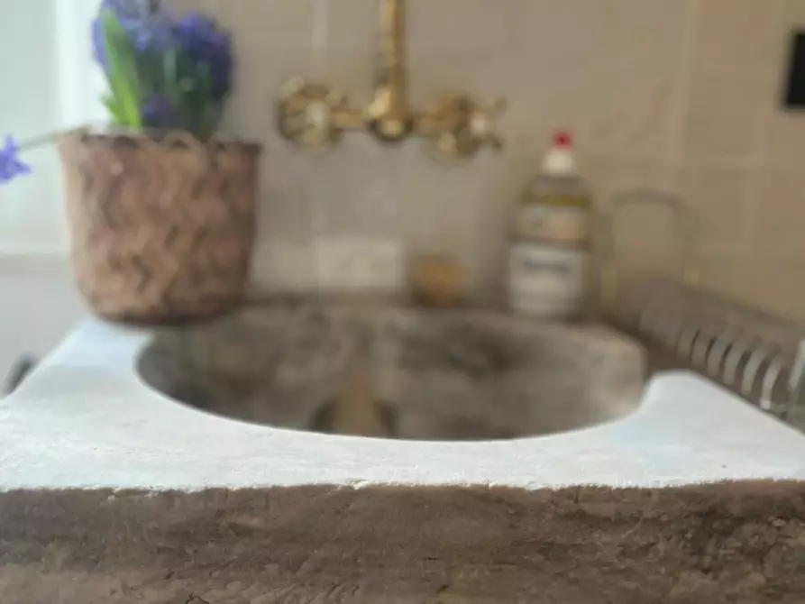 Immagine 4 di Loft/Open space in vendita  a Livorno