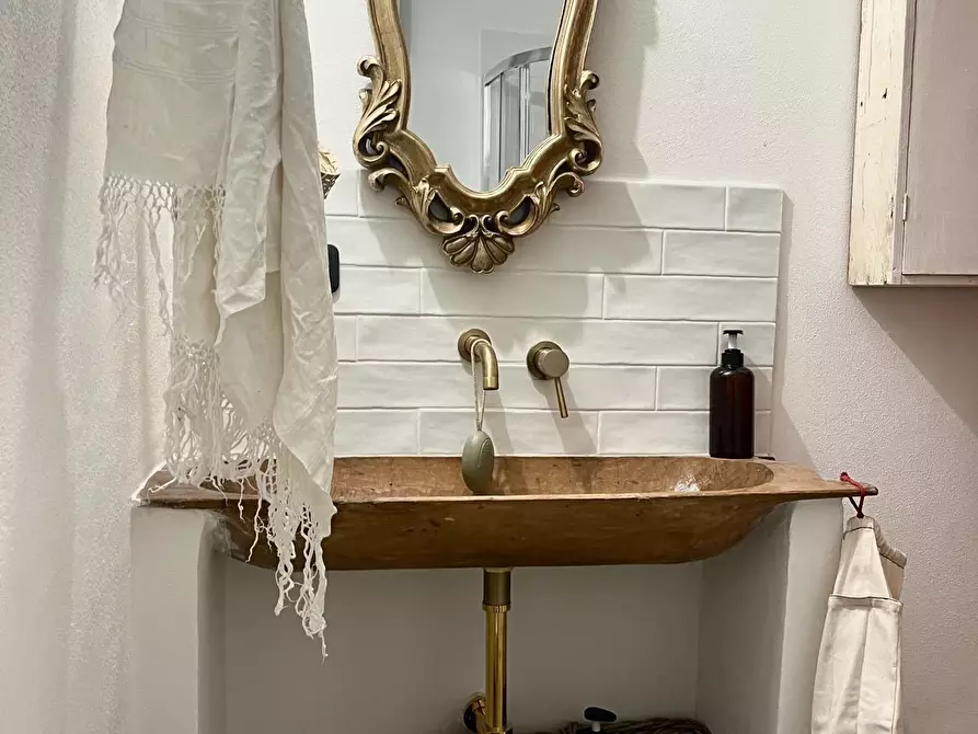 Immagine 24 di Loft/Open space in vendita  a Livorno