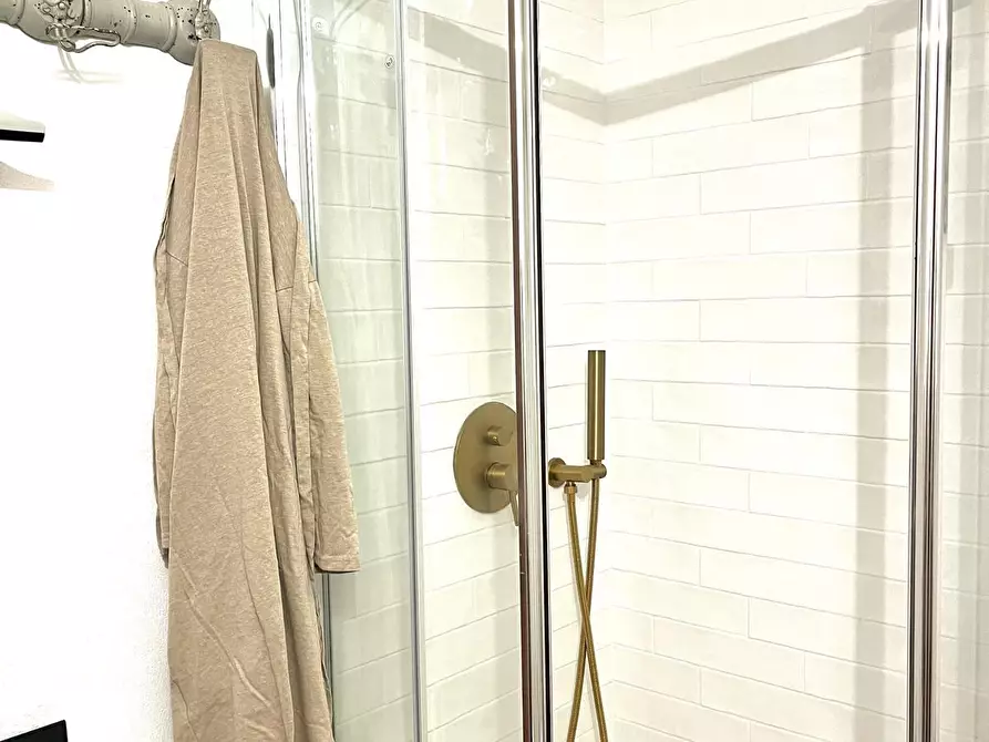 Immagine 26 di Loft/Open space in vendita  a Livorno