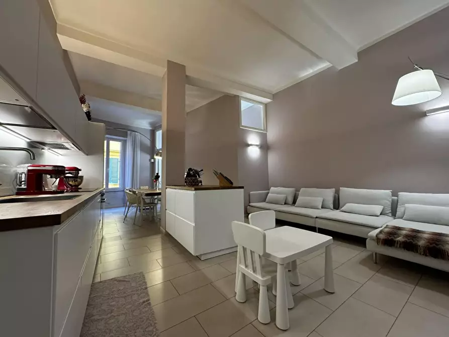 Immagine 2 di Appartamento in vendita  a Massa