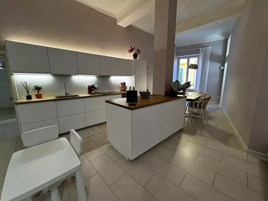 Immagine 4 di Appartamento in vendita  a Massa