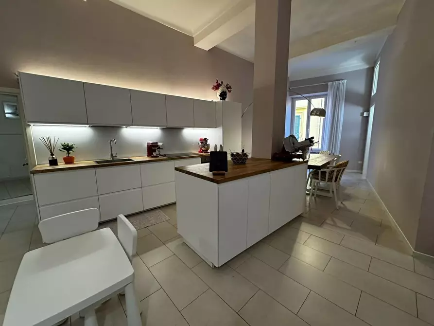 Immagine 3 di Appartamento in vendita  a Massa