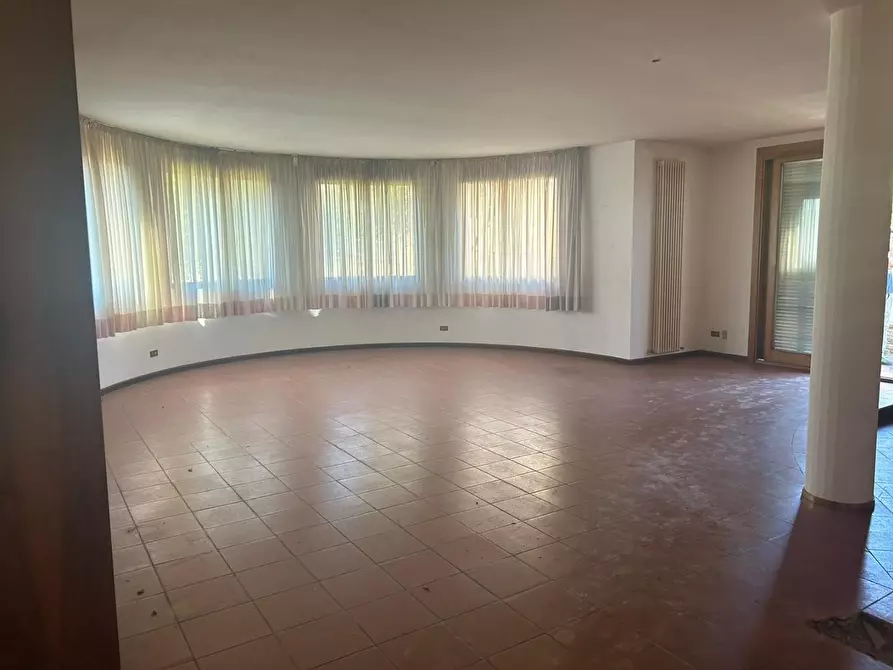 Immagine 6 di Villa in vendita  a San Miniato