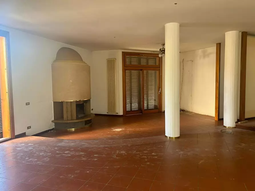 Immagine 5 di Villa in vendita  a San Miniato