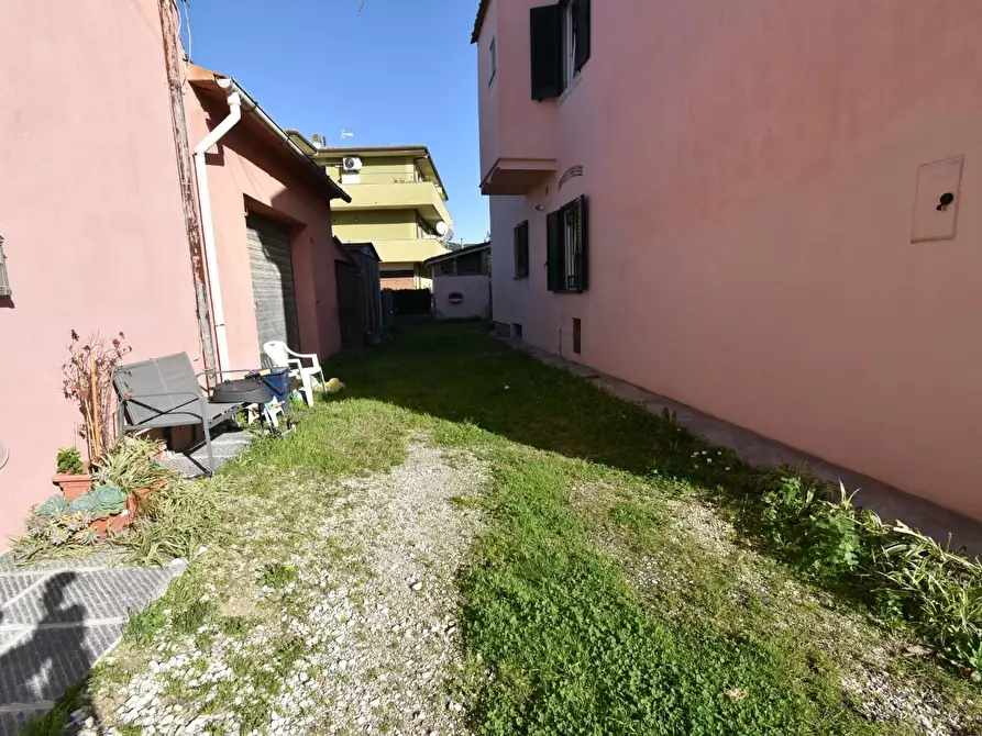 Immagine 53 di Terratetto in vendita  a San Giuliano Terme