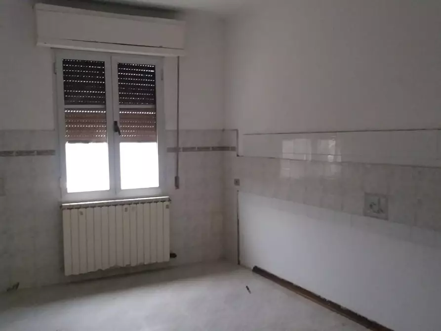 Immagine 13 di Attività artigianale in affitto  a Vinci