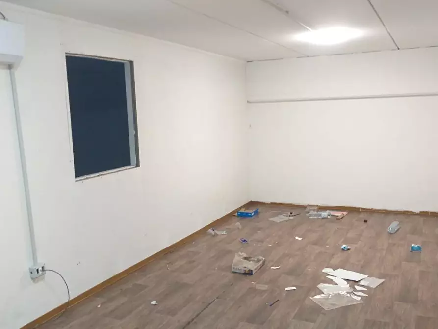 Immagine 27 di Attività artigianale in affitto  a Vinci