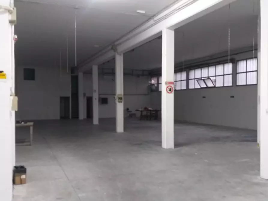 Immagine 5 di Attività artigianale in affitto  a Vinci