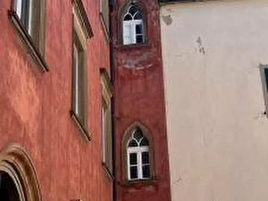 Immagine 2 di Palazzo in vendita  a Pomarance