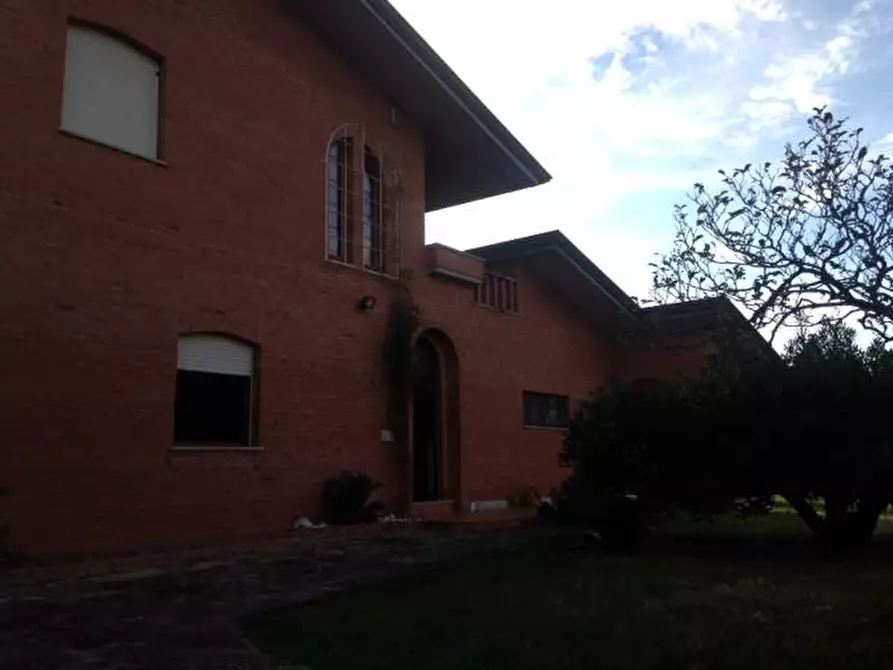 Immagine 24 di Villa in vendita  a Ortonovo