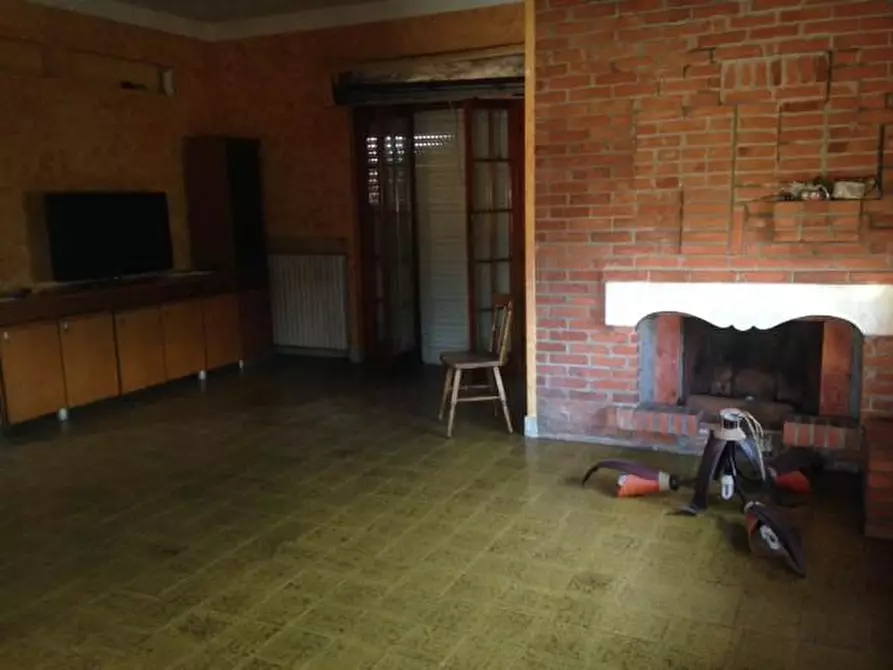 Immagine 8 di Villa in vendita  a Ortonovo