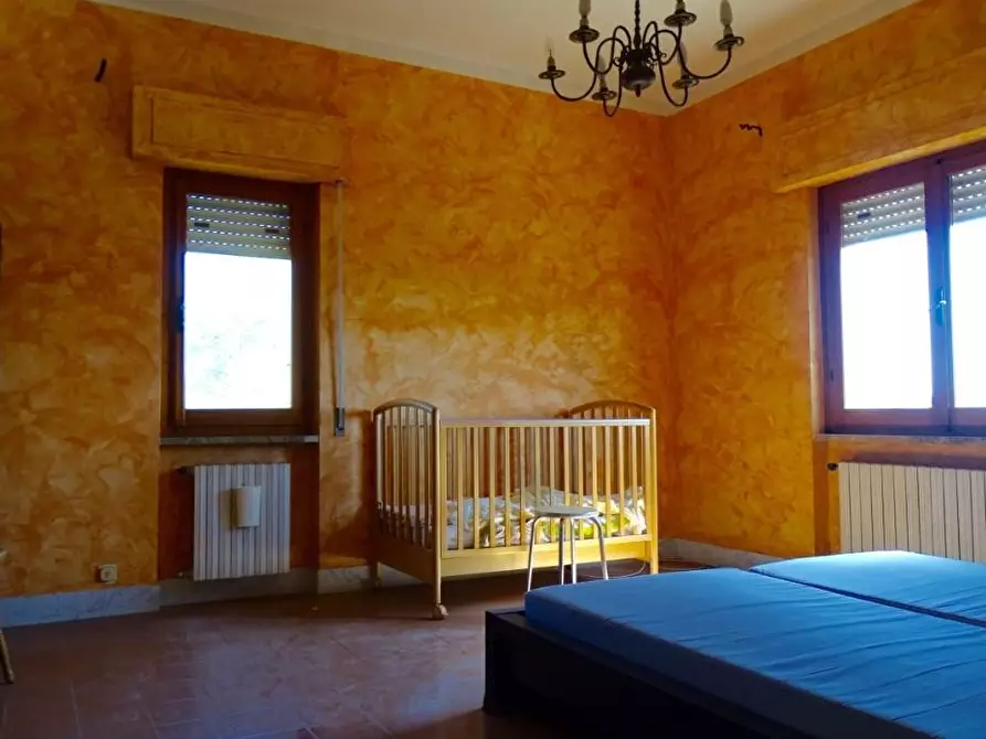 Immagine 18 di Villa in vendita  a Ortonovo