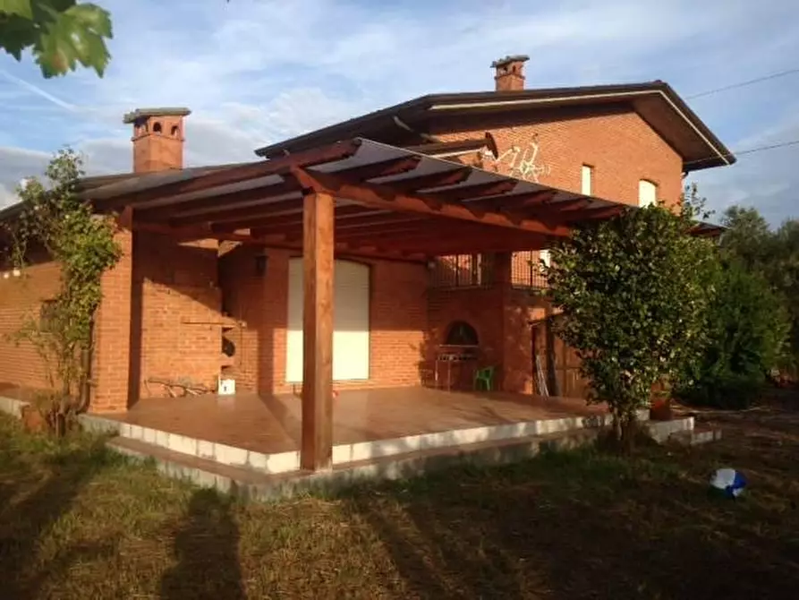 Immagine 3 di Villa in vendita  a Ortonovo