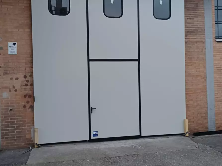 Immagine 15 di Attività artigianale in affitto  a Santa Croce Sull'arno