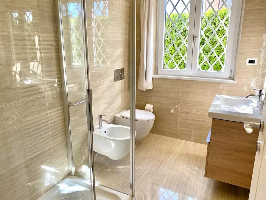 Immagine 11 di Villa in affitto  a Forte Dei Marmi