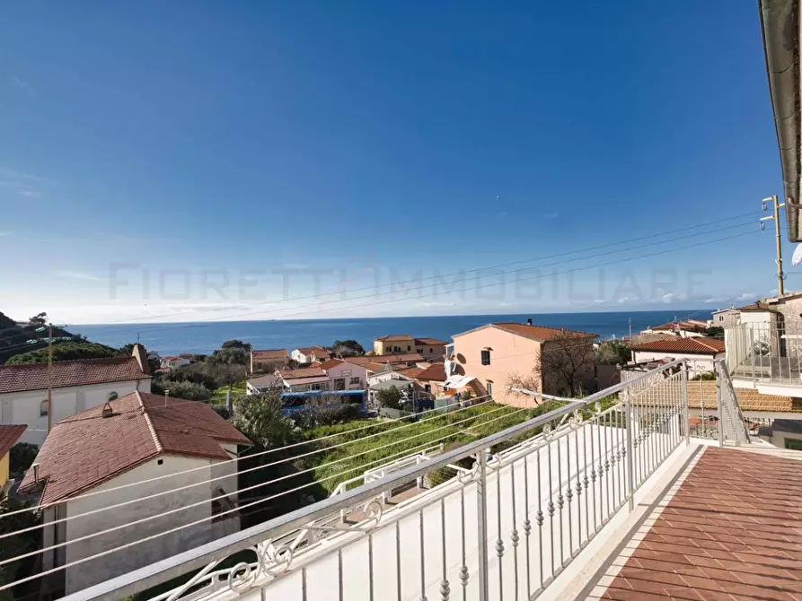 Immagine 37 di Appartamento in vendita  a Marciana