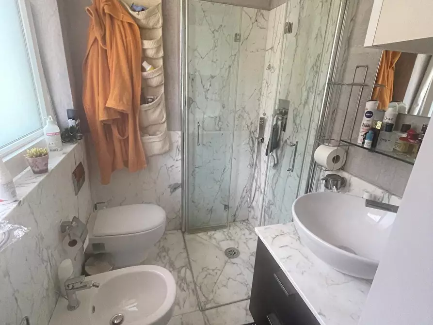 Immagine 13 di Mansarda in vendita  a Carrara