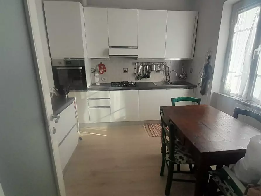 Immagine 2 di Appartamento in vendita  a Massa