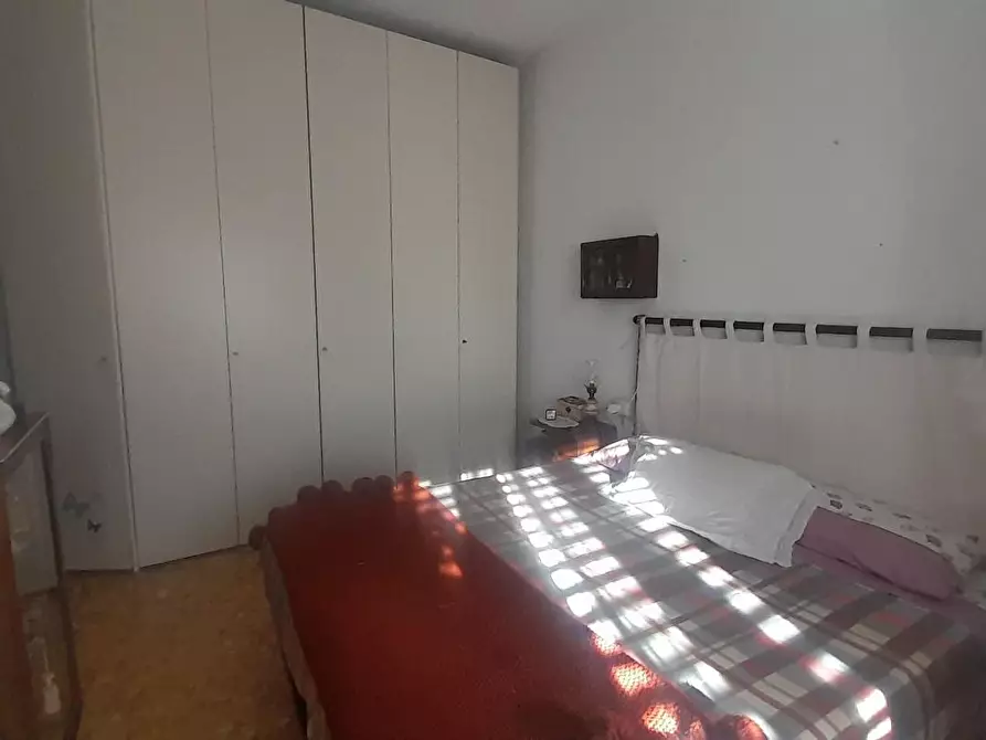 Immagine 21 di Appartamento in vendita  a Massa