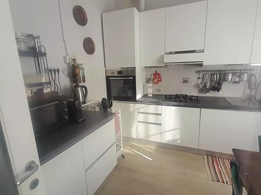 Immagine 3 di Appartamento in vendita  a Massa