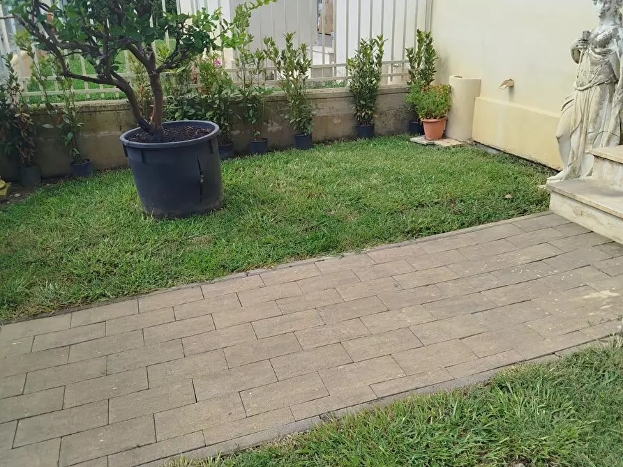 Immagine 17 di Casa bifamiliare in vendita  a Massarosa