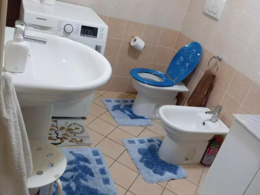 Immagine 2 di Porzione di casa in vendita  a Carrara