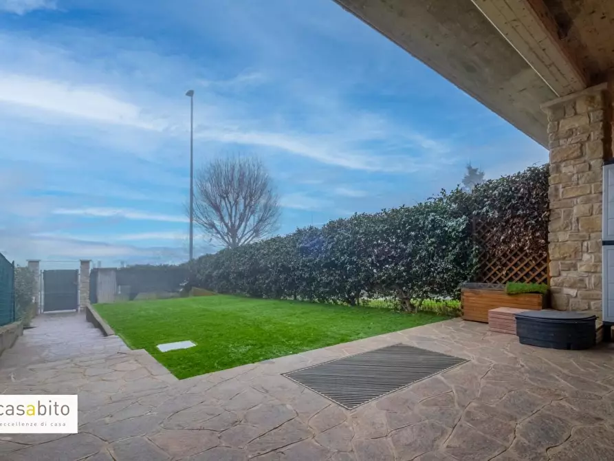 Immagine 43 di Villetta a schiera in vendita  a Pognano