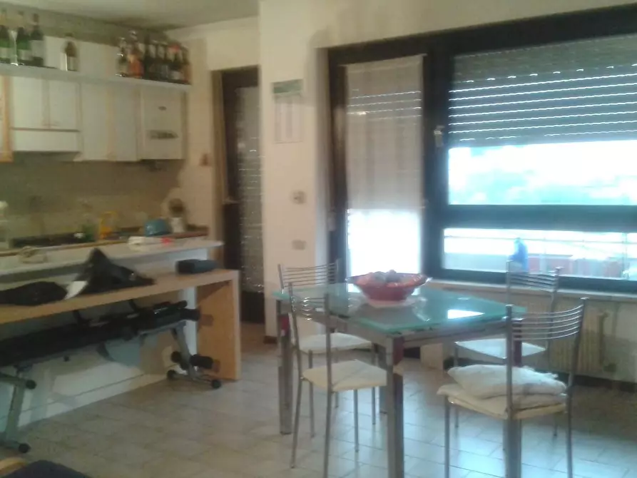 Immagine 2 di Appartamento in affitto  a Carrara