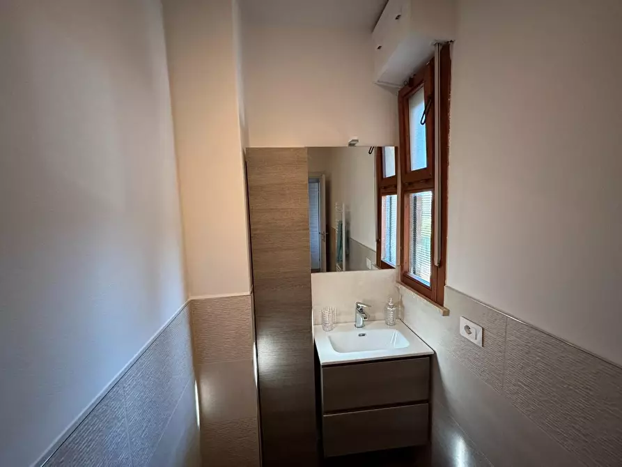 Immagine 11 di Appartamento in affitto  a Pisa