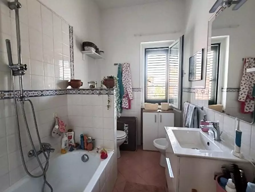 Immagine 13 di Appartamento in vendita  a Massa