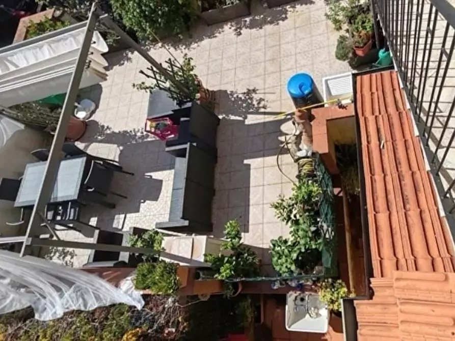 Immagine 2 di Appartamento in vendita  a Massa