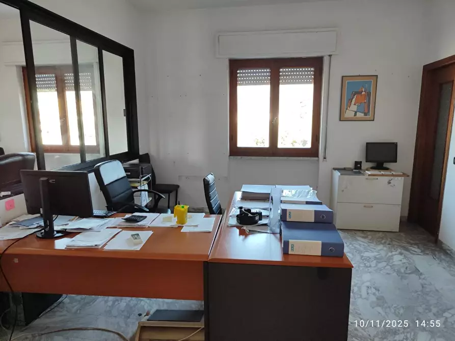 Immagine 2 di Attività artigianale in vendita  a Massa