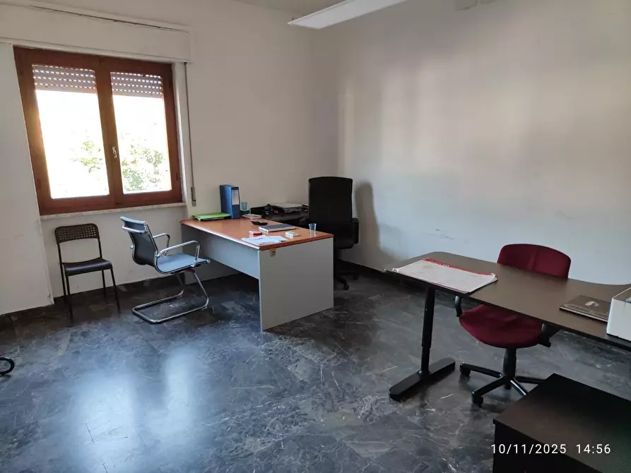 Immagine 9 di Attività artigianale in vendita  a Massa