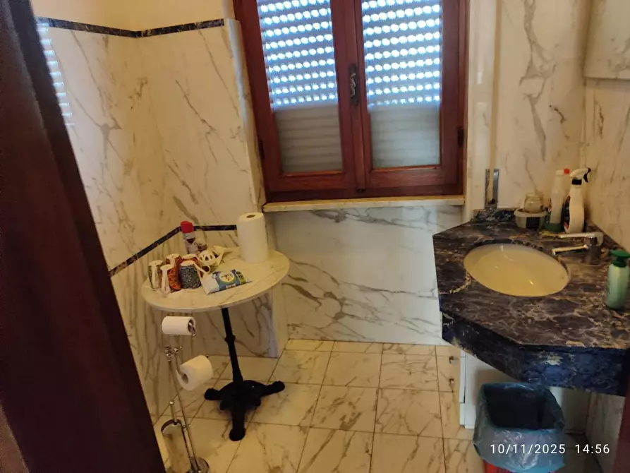 Immagine 13 di Attività artigianale in vendita  a Massa