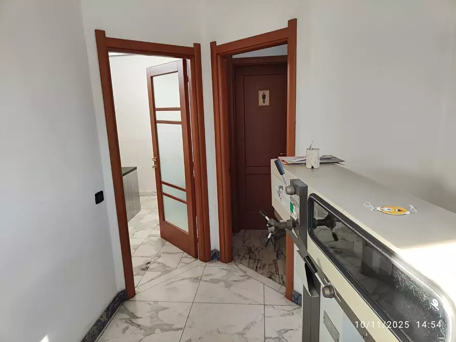 Immagine 4 di Attività artigianale in vendita  a Massa