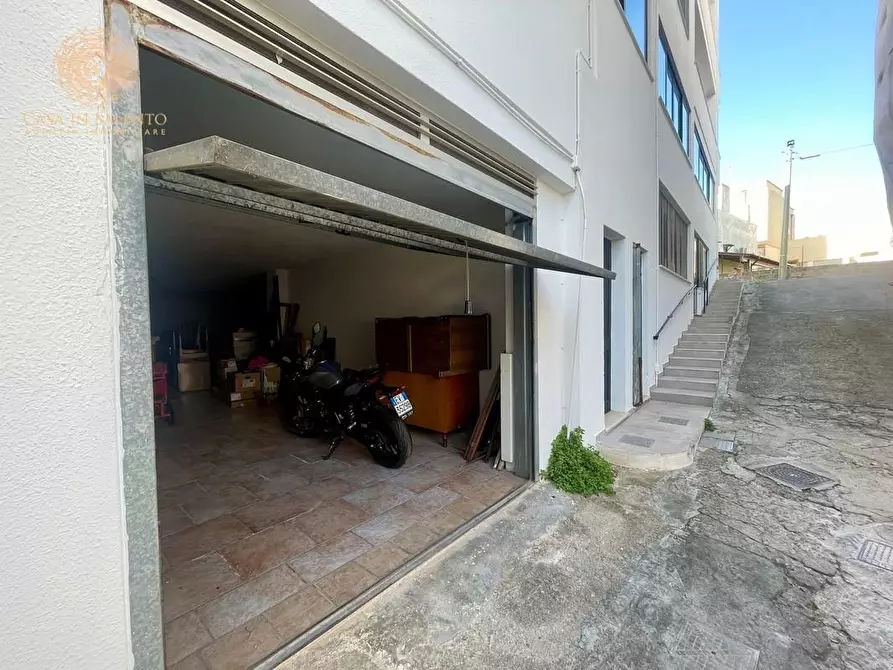 Immagine 1 di Garage in vendita  a Alessano