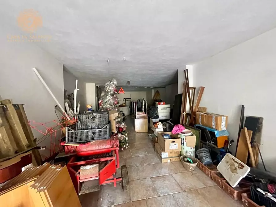Immagine 10 di Garage in vendita  a Alessano