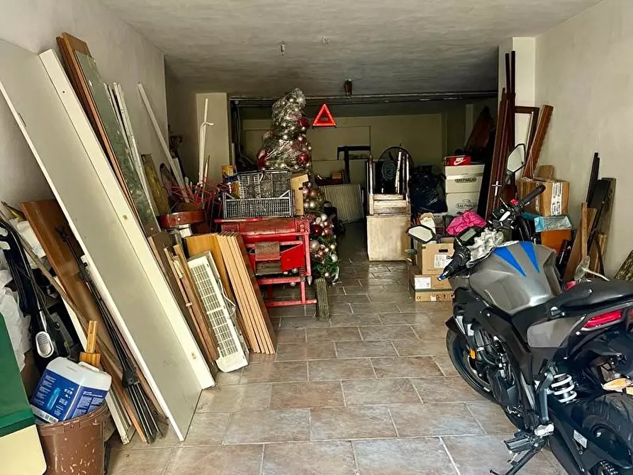Immagine 4 di Garage in vendita  a Alessano