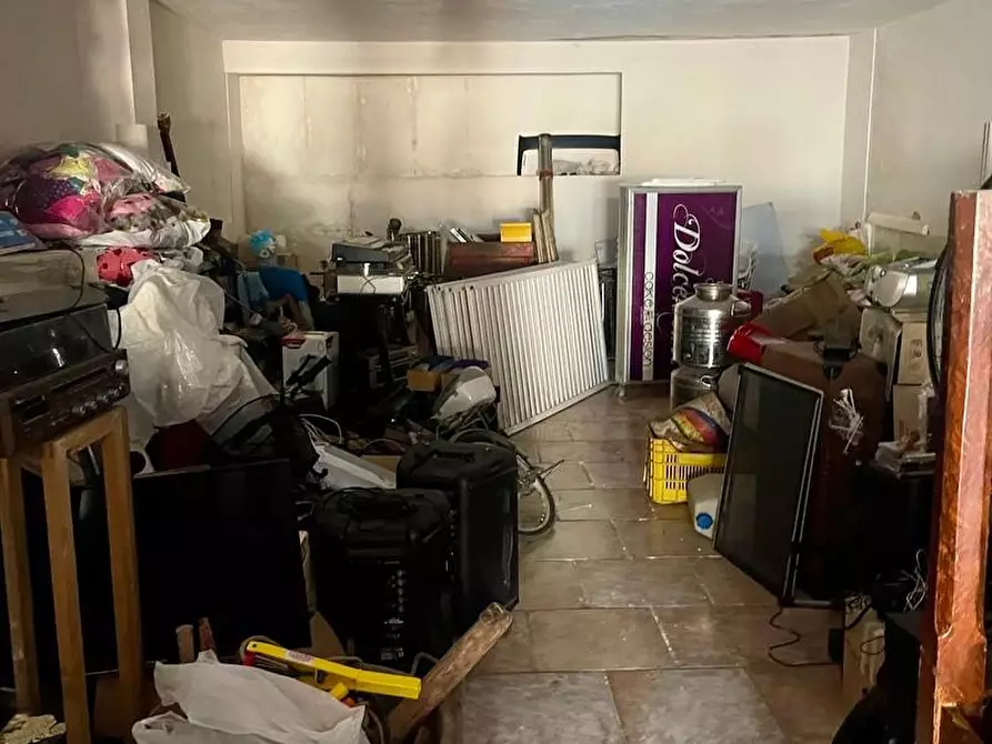 Immagine 6 di Garage in vendita  a Alessano