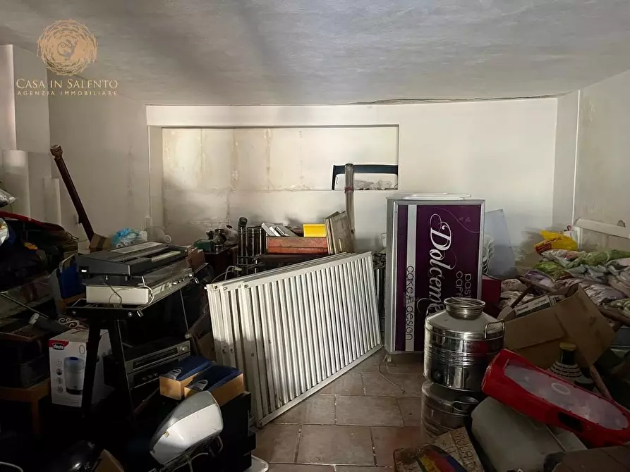 Immagine 9 di Garage in vendita  a Alessano